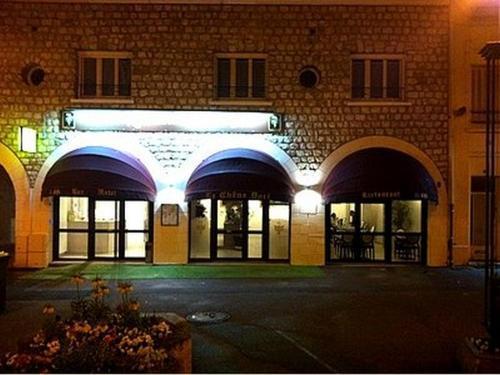 Logis Le Chene Dore La Loupe Bagian luar foto